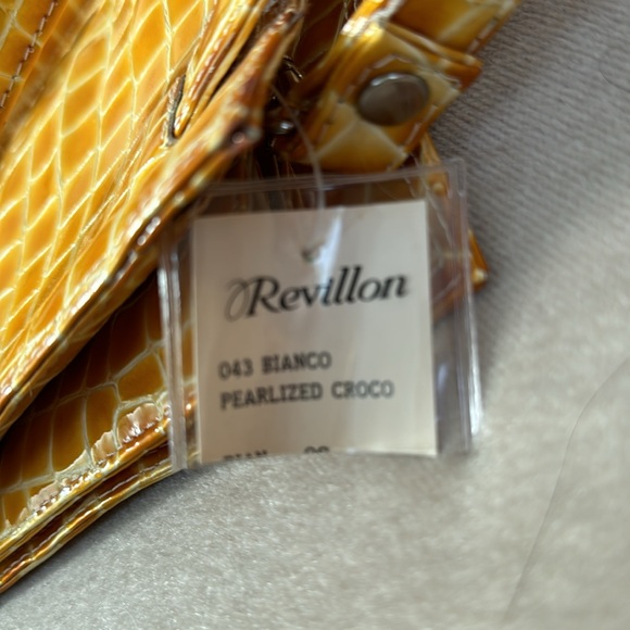 Revillon Bianco Pearlized patent leather yellow faux croc tote.  Made in Italy. - Picture 6 of 7